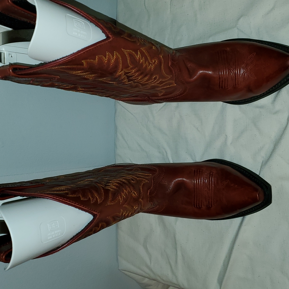 Laredo cowgirl boots